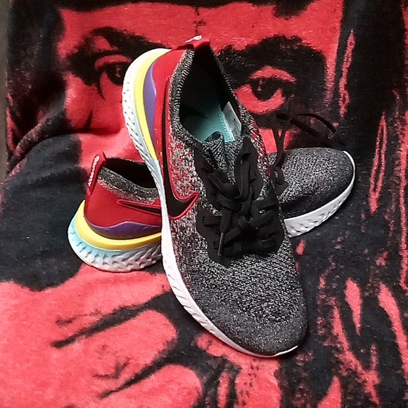 Nike epic react shoes - Picture 5 of 6